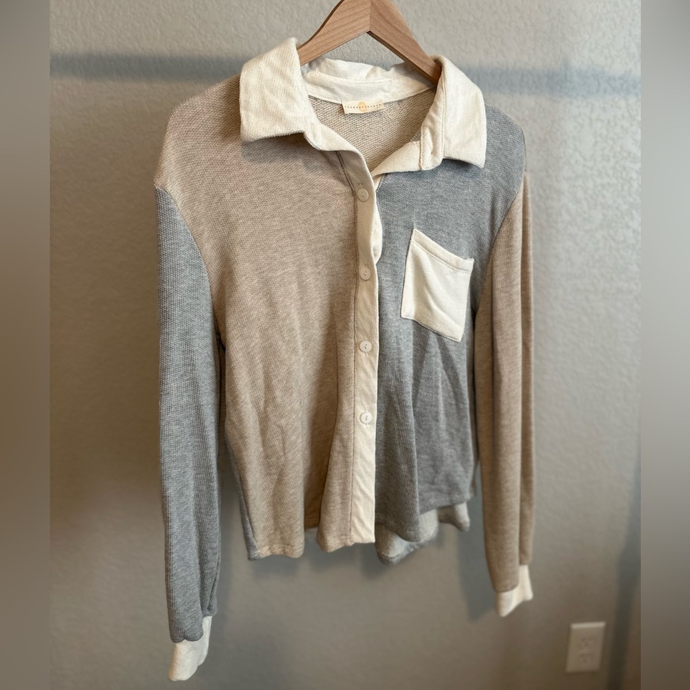 Vici Button Up